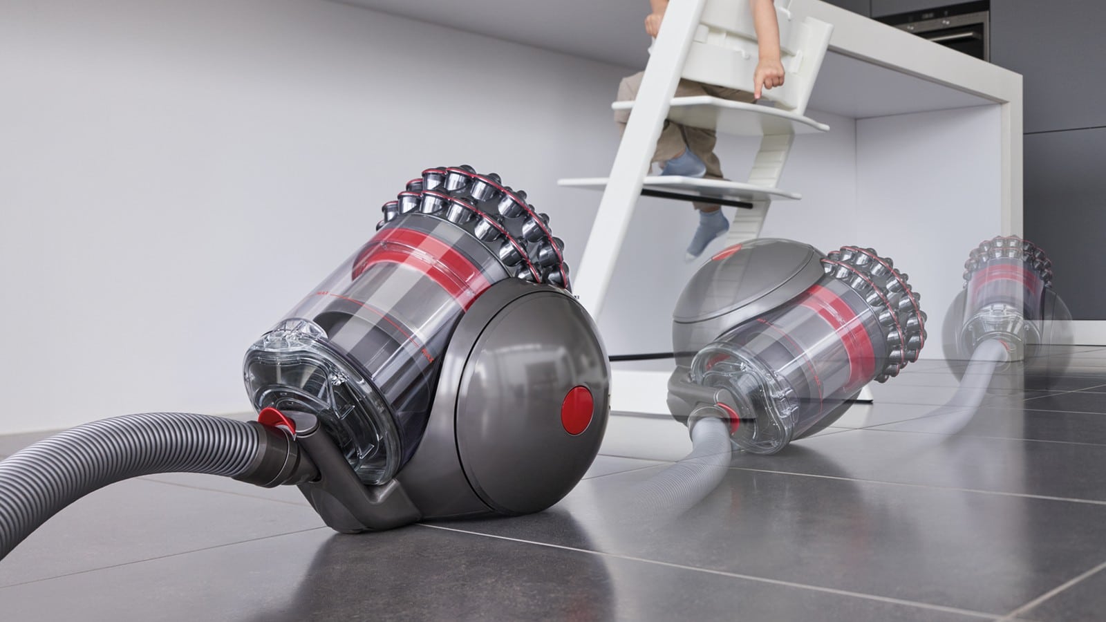 Décomposition du mouvement d’un Dyson Cinetic Big Ball qui se redresse après avoir basculé