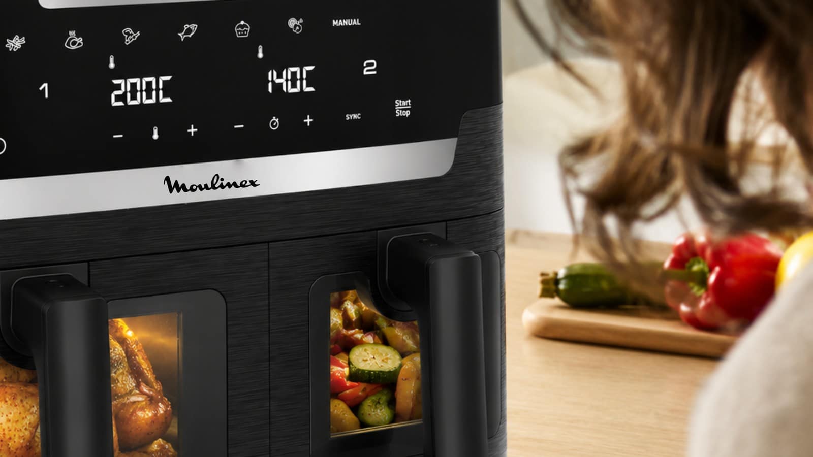 Panneau de commande à touches sensitives et fenêtres de contrôle de l’airfryer Moulinex Ever Fry XXL Dual