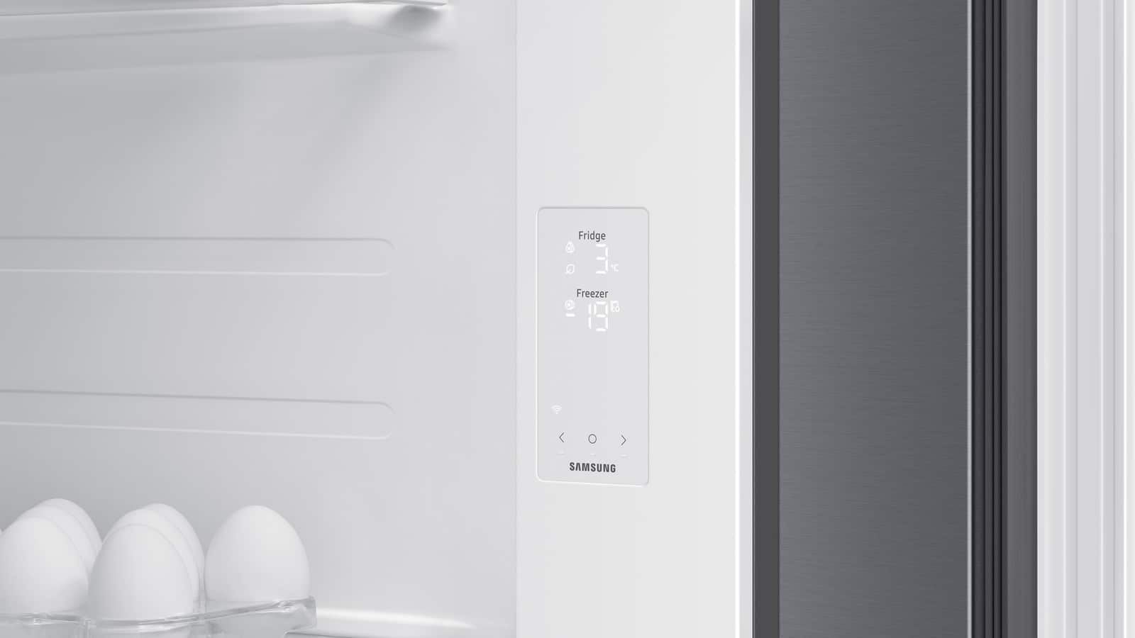 Afficheur de température à l’intérieur du réfrigérateur Samsung RS70F65QET
